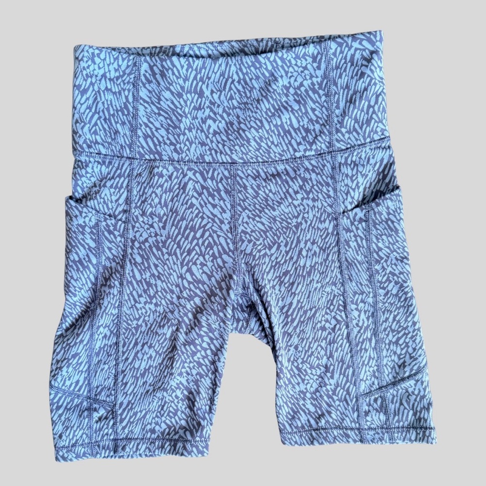 Athleta Textured 7' Biker Short with Side pockets Sz XS